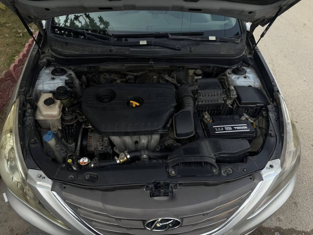 🇰🇷سوناتا 2012 وارد كوري
محرك 2000 دوش 
272050km ماشية
الرقم اربيل خصوصي
كلين تايتل مع ضربة خفيفة جداً بالجملغ الخلفي (على البارد)و ضربة خفيفة بالباب (ترجع على البارد) مثل ما موضحات بالصورة 
المواصفات:كشن تدفئة...اضاءة امامية جديدة...حساس باركينج
السعر:95 ورقة بيها مجال حك الجية
للاستفسار:***********
