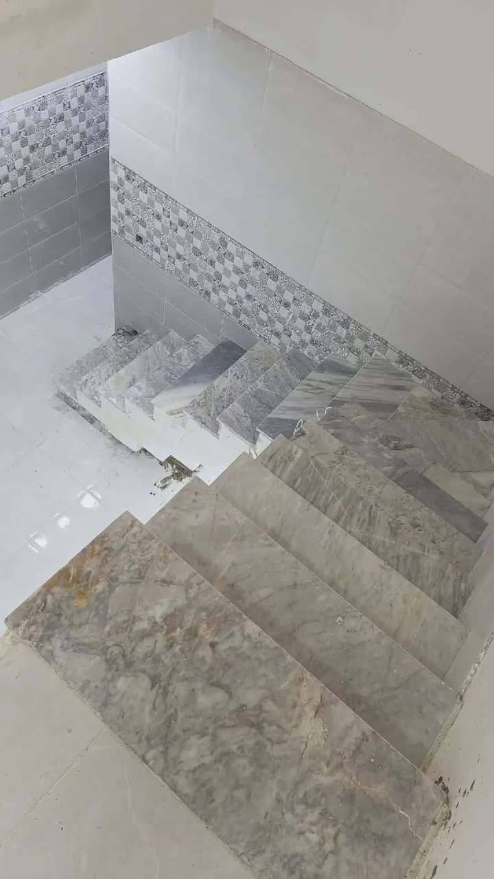 تطبيك كافة السيراميك وأرضيات الكاشي والمرمر والكرانيت والبورسلين والدرج وأعمال  الترميم وعمل لوح البورسلين شغل درجه اولى 
‏‪***********‬‏
