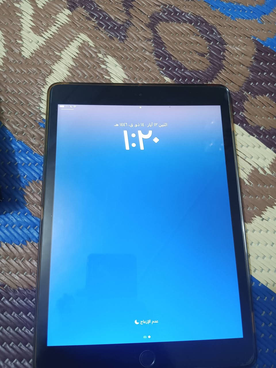 السلام عليكم ايباد 9 ذاكره 256 السعة البصمه 200 واقفه مبدل حساس اصلي وكاله وفي في مجال بسيط مجال بسيط كلش ***********
