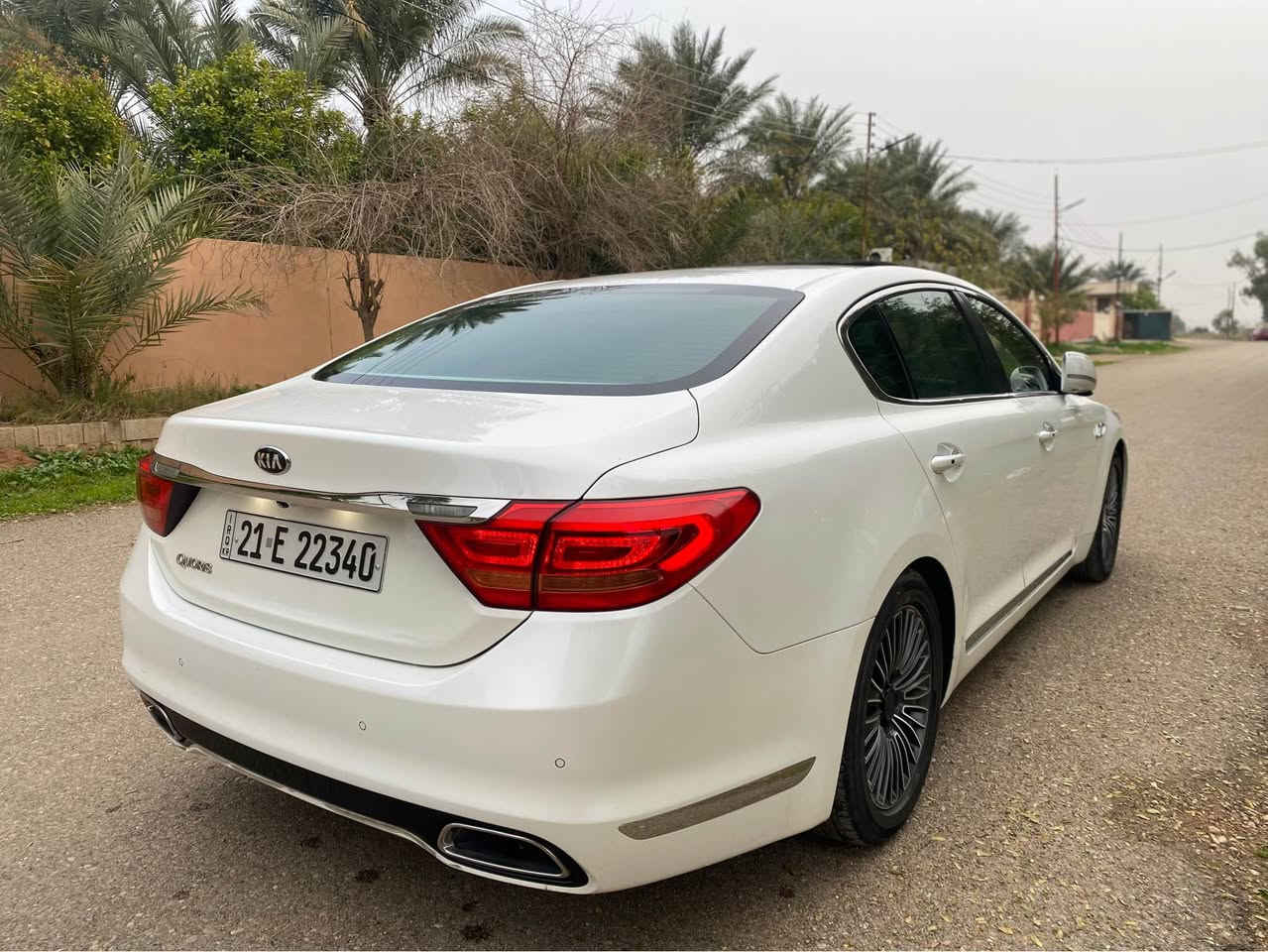 ع سيارة كيا كورس موديل 2013 خليجي بي اشويه صبغ باب سايق اثر شخط
السيارة فول مواصفات   

المواصفات
1- كيا كورس موديل 2013 خليجي  
2- محرك 6 سلندر 3800 
3- ويل كب حجم 18 اصلي وكالة عدد 5 ويل كب 
4- ابواب السيارة ال4 شفط كهرباء 
5- قبق جنطة كهربائي شفط
6- مرايا جانبية كهربائية شفط مع السويج مع حساسات الاجتياز الجانبية 
7- بصمات ابواب عدد 5 ابواب وجنطة 
8- حساسات امامي خلفي اصل 
9- السيارة 4 كاميرات امامي وخلفي ومرايا 
10- لايتات زينون عالي ناصي مع كشافات دعامية LED 
11- بخاخات لايتات 
12- بردة خلفية كهربائية اصل مع بردات اصلية للابواب الخلفية
13- فتحة سقف سلايد روف 
14- مرايا جانبية حساسة وعاكسة للضوء العالي 
15- غرفة السيارة جلد بيجي اصل 
16- كشنات الصدر تحكم فول كهرباء والتحكم داخل الابواب مع ذاكرة كشن
17- كشنات السيارة ال 4 تدفئة وتبريد
18- شاشات اصلية في الكشنات الامامية لعرض ال DVD 
19- تحكم ستيرن جهتين متكامل بلوتوث وحاكية وتحكم صوت وسرعة 
20- رادار امامي لتثبيت المسار والسرعة ومانع التصادم
21- كشنات خلفية واسعة جدا مع تحكم بمجموعة من الايعازات في اللوحة الخلفية 
22- تحكم في التبريد والشاشة الرئيسية والبردة الخلفية من المقاعد الخلفية 
23- تحكم كهرباء في الكشنات داخل الكشن تحكم اضافي 
24- تحكم كهرباء في الكشنات الخلفية 
 
26- وضعيات قيادة عدد 3 طبيعي واقتصادي ورياضي 
27- ستيرن كهربائي الحركة 
28- مع مجموعة من الايعاز في هذا الموديل 

السياره ملكية السعر 155
مكان سياره ديالى خانقين *********** بغداد, العراق
