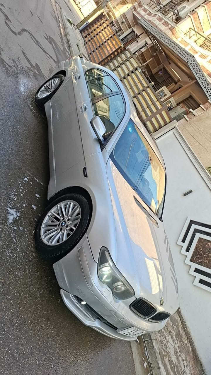 السلام عليكم ورحمة بيع أو مراوس بأحدث
باخرة 2002 بلاد بدون صبغ بيها جراد باب الورة السكن وشويه من الجاملغ 

745i وارد يابان باب قصير

 فول مواصفات فتحة سلايد

٤ ابواب شفط +الصندوق
لايتات داينمك
سيدي جنجر ٦ أقراص

جلد تدفئة سقف كنتارة

صدر أمامي جديد

عربانه خلفية جديده

تخم دبلات

تخم تايرات

تخم نوزلات +تخم بلكات

كهربائيات كوله بلاد مملعوب بي شركة شغاله من الدعاميه للدعاميه

كير مكينه بلاد بيها لاستيك ولف بي

ترايك وين ميعجبك مكان السيارة بالكرادة والجادريه ***********

سعرها ١٢٥٠٠$ وبيها مجال حك الجيه
