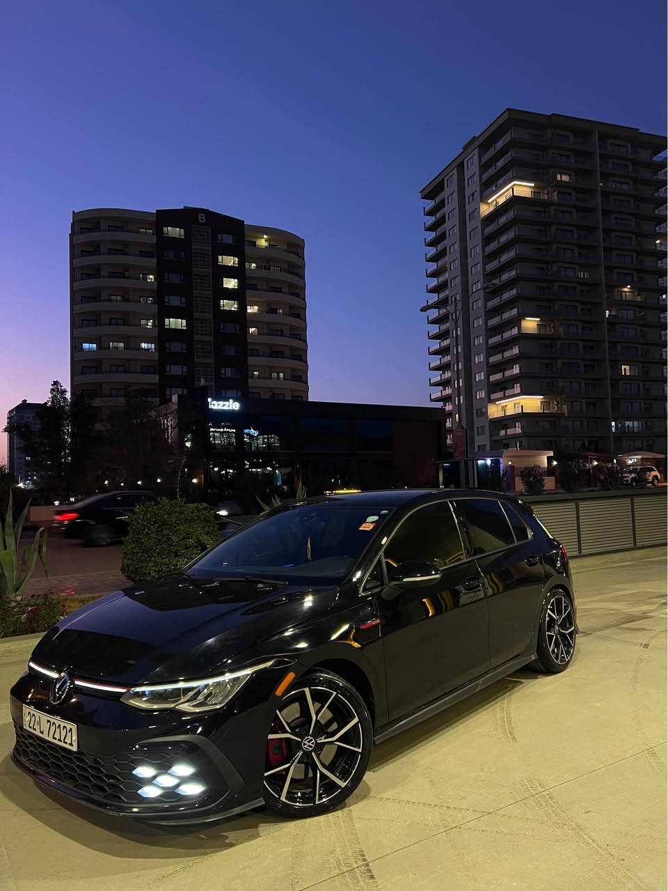 السلام عليكم
گولف GTI مەکینە ٢.٠ توربۆ
مۆدیل ٢٠٢٢ شکڵ نوێ
ڕەنگی ڕەشی قەتران
ماوەی ڕۆیشتن ٤٩ هەزار میل
بەسمە و شاشە و حاسە و ڕاداری پێش و دواوە و لاتەنیشت،چوار مۆدی لێخوڕین (ECO,NORMAL,SPORT,CUSTUM)
لایتی لید و عدسە و زینۆن و بلاجکتۆری ٥ لید بیلادی
داون پایپ ئەسڵی و شوتەی ئەسڵی لەسەرە دەنگێکی خۆش و قوەتێکی باشی هەیە،بەرمەجە نیە
تەنها بۆنیتی بۆیاخە لەگەڵ یەک پەڵە چەمەلغی سایەق 
پێش و دوای کەپسە ئێرباک نەتەقیوە و ڕادێتەری بیلادی
سەنەوی و ژینگەی تازەیە تا ٢٠٢٨ بە ناوی خۆمەوەیە
تاقم تایە و ویلی R شکڵ نوێی بۆ بەستراوە
دەعامی بۆ دەعامی بە شەرت یەک دینار مەسرەفی نیە
سعری ١٨٩ وەرەقە و مەجالێکی کەم
شوێن/سلێمانی
*********** السليمانية, العراق
