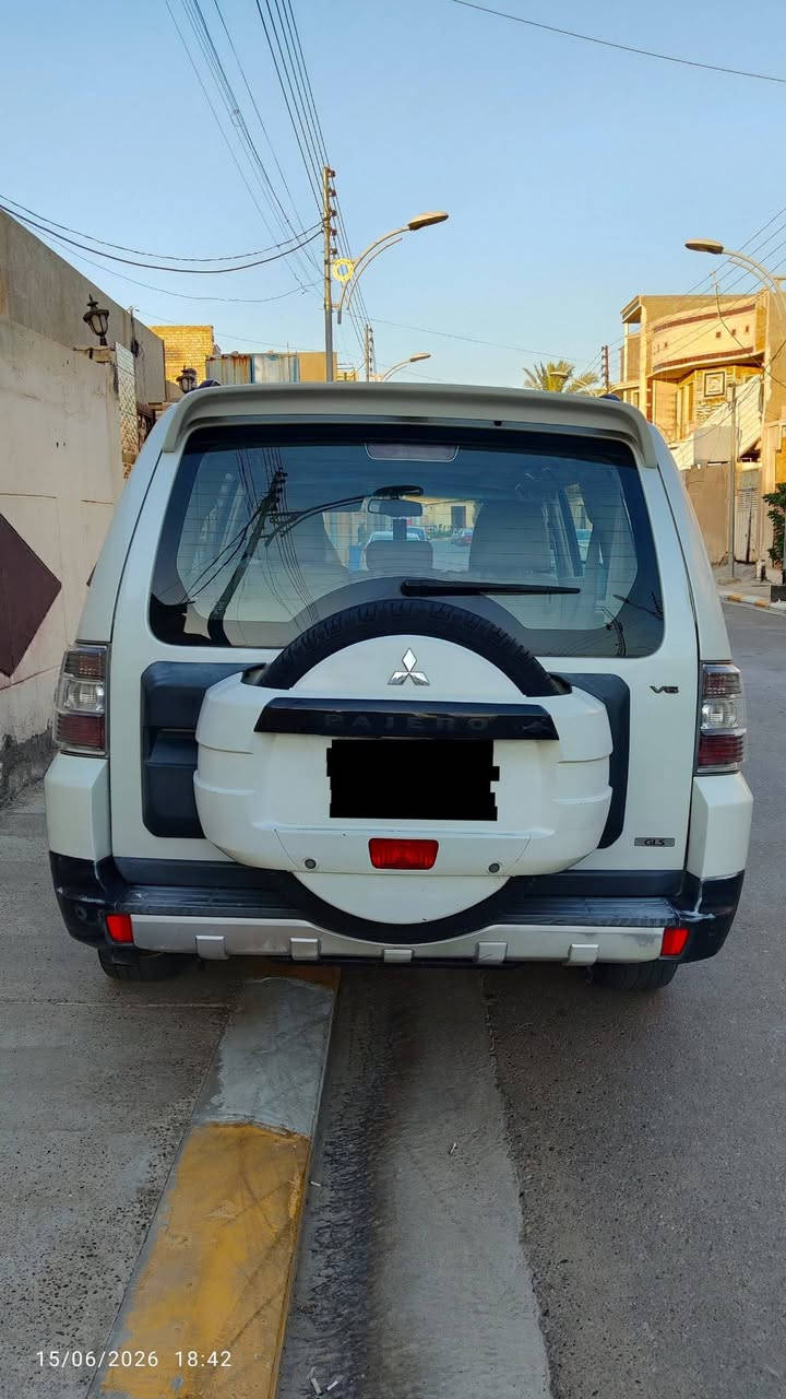 للبيع باجيرو موديل 2008
رقم بغداد السعر 120 وبيه مجال للشراي 
التواصل عل رقم التاليه
 ***********
***********
