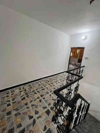 صباغ البيوت معه كادر طلس معه تصليحات وترميم متفرغ حاليا عمل انسب الاسع...