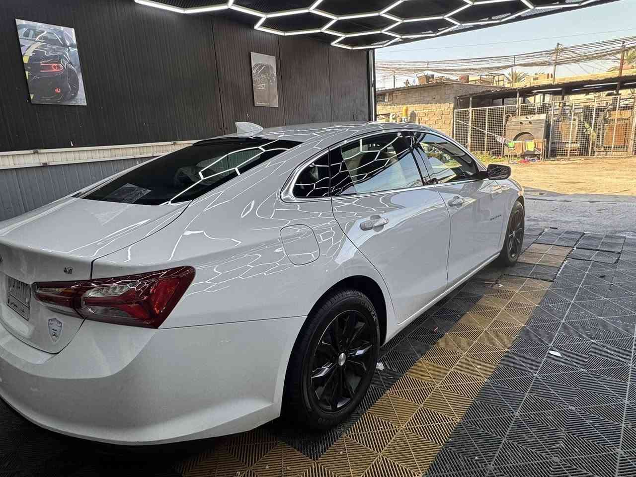 سلام عليكم
ماليبو 2020 lt للبيع

ماشيه 102 الف كيلو

حادثها موضح بالصور

حادث جدا خفيف والضرر فقط جاملغ وشبر من  باب السايق صبغ

محرك السياره 1500 تيربو

مواصفاتها 

تبريد قطعتين

كشن السايق كهرباء وكشنات الاماميه تدفئه 

بصمه بيبان

تشغيل عن بعد

قطعتين تبريد 

وبعد هي معروفه مواصفات الlt 

السياره كامله مكمله ع اخر حبايه ما ناقصها اي شي

صدر سياره امامي خلفي جديد

تخم تاير جديد

والسياره عليها بولش ونانو سيرامك حامي للخدوش

قطره بانزين عادي ما خاللها فقط محسن ودهن اصلي

السياره جدا نظيفه

مكان السياره بغداد حي القاهره

سعر السياره 

127$ وبيها مجال حك الجيه

***********
