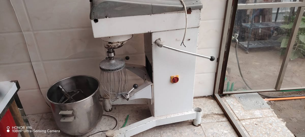 خلاط ٦٠ لتر ايطالي محور من ثري فيز للسنكل
مكاني الفحامه قرب جزيره بغداد السياحيه


**إذا كنت صاحب هذا الإعلان وتريد حذفه لأي سبب، رجاءا أرسل رسالة إلى الدعم الفني**