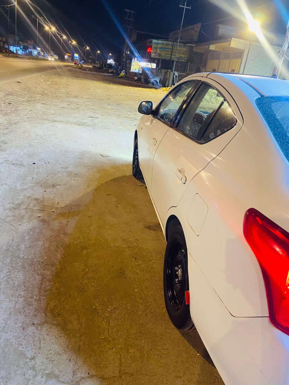 نيسان سني 2022 بليته زركه 
رقم اربيل تنتهي 2027 /3 
سيارة جاهزه وحلوه من كل نواحي 
بيه فقط باردات  كلش خفيف 
سياره ماشيه 89 
بيع مستعجل رايده 109 وبيه مجال  

0773 462 5298‬
