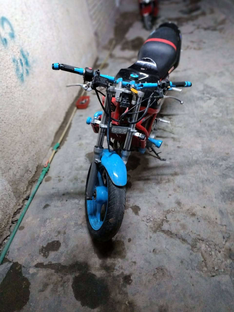 سلام عليكم دراجة بطح بانده محرك ٤٠٠ للبيع  او مراوس شلعة ومعدل قوي السعر مليون ٢٠٠ مكان حي اور اي استفسار خاص


**إذا كنت صاحب هذا الإعلان وتريد حذفه لأي سبب، رجاءا أرسل رسالة إلى الدعم الفني**