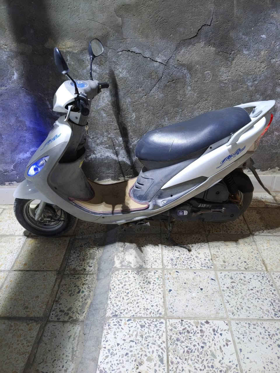 ماكس للبيع كفاله حاويه سعر 950 بيها مجال ***********
