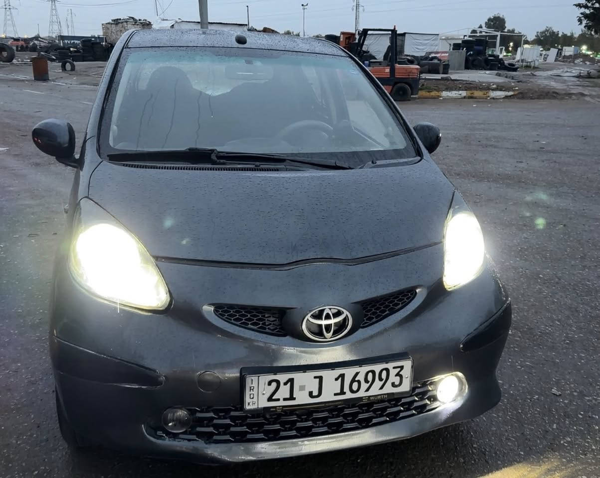تويتا ياباني ايكو موديل ٢٠٠٨ بيها كم قطعه جارد مصبوبغ  كم قطعه جماليه بدون حادث كير عادي رقم سنويه جديد كير مكينه ٤ بستم تبريد تتفئه  بشرط تايرات جديد السعر ٥٥ وبيها مجال بسيط ***********
