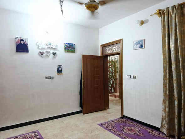 بيت  200 متر 
طابقين  6 غرف نوم 
الطابق الارضي كامل جاهز 
الطابق الاول 4 غرف 3 هيكل نقص جص وبورك وارضيه 
وغرفة وصحيات جاهزة 
التاجيات خلف جامع زمزم شارع 10 متر 
 *********** واتساب
