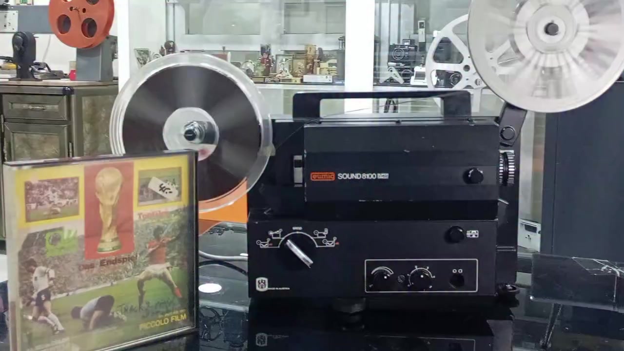 عارضة سينمائية ٨ملم ناطقة eumig للبيع مع فلم كأس العالم المانيا وهولندا عام ١٩٧٨/السعر ١٠٠ ألف


**إذا كنت صاحب هذا الإعلان وتريد حذفه لأي سبب، رجاءا أرسل رسالة إلى الدعم الفني**