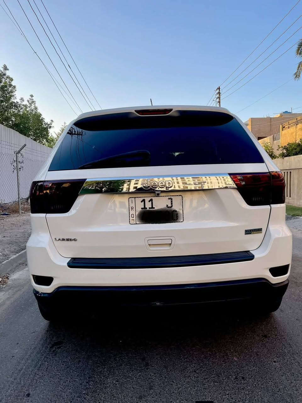 السلام عليكم
جيب 2011 وارد امريكي كلين تاتل 
مواصفات بصمه 
شاشه جبيره قلاب 
مري كهرباء 
كامره خلفي 
حساسات 
منضومه زنون اصليه 
تحكمات ستيرن 
مثبت سرعه 
محرك 3600 سته سندر جديد 
كير جديد 
تخم تاير جديد 
ويل 20 جديد 
تبريد قطعتين ثلج 
صدر امامي وخلفي جديد 
كشنات جلد بلادي وبيه تغليف 
كشنات كهرباء 
سياره جديده 
ملاحظة سيارة بدون حادث فقط نص قطعه صبغ اثر شخط باب عكس سايق وبيه سونار جديد 
رقم بغداد دوالي جديد هزه جديده شرط تحويل 

استفسار اتصال ***********
