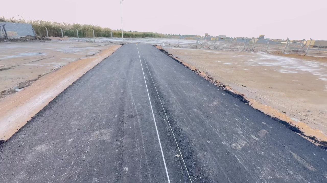 قطعه ارض مساحه 400 متر سعر جدا مناسب 
خدمات ماء كهرباء تبليط اناره منطقه سكنيه 
الموقع المعاره شارع الصوره الاستفسار الاتصال(***********) 
او مراجعه مكتب العويسي للعقارات الكائن
شارع البطاوي قرب عارضه المزاد
