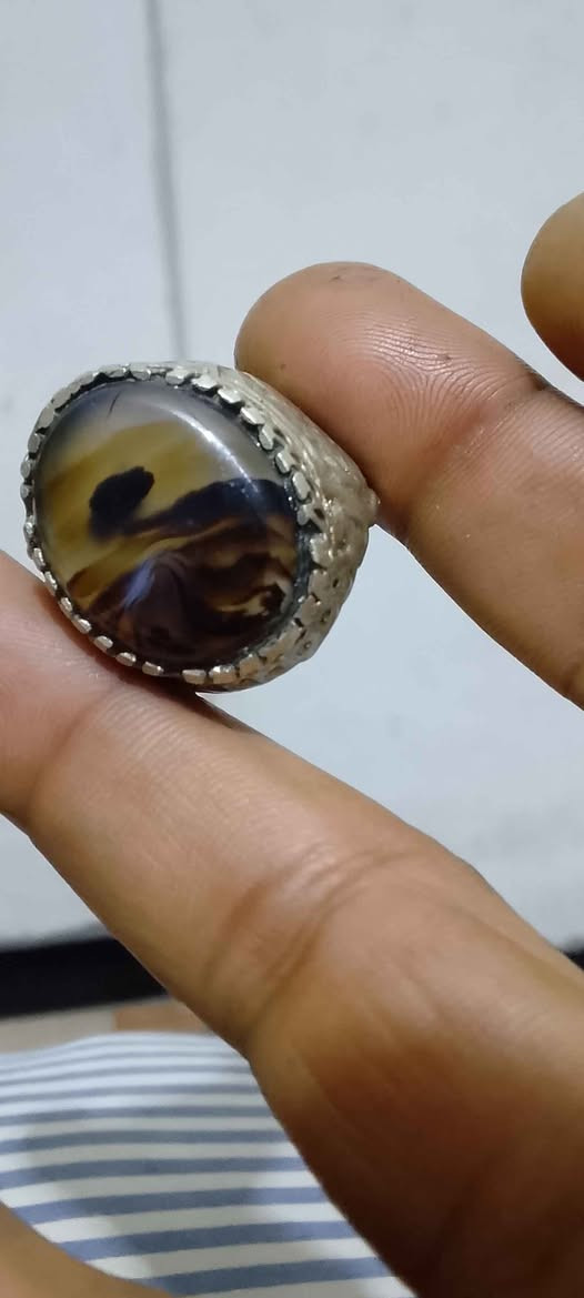 محبس عقيق يماني 
فضه خراسانيه عيار 925 صياغه يدويه 
سعره25 Singapore


**إذا كنت صاحب هذا الإعلان وتريد حذفه لأي سبب، رجاءا أرسل رسالة إلى الدعم الفني**