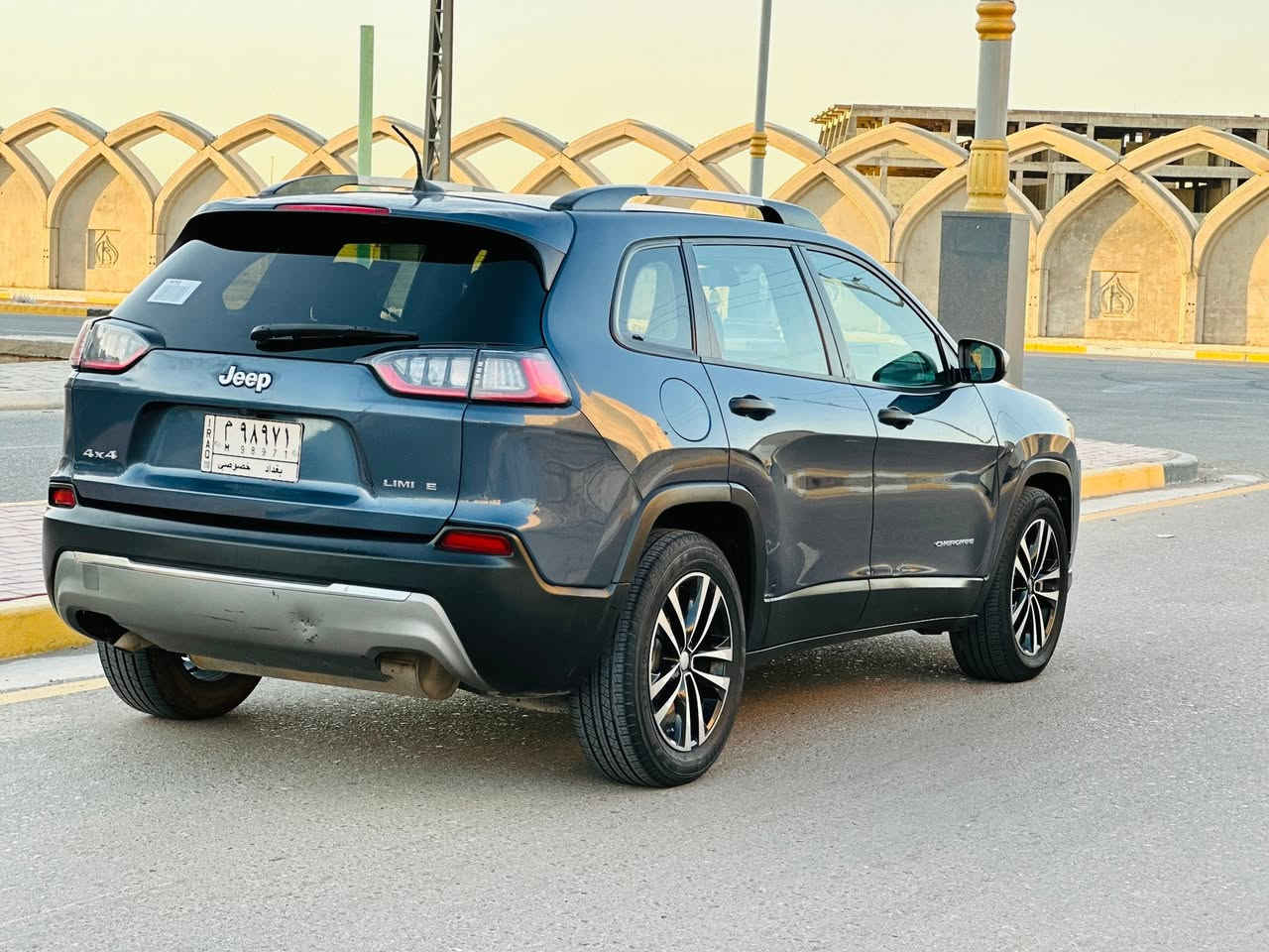 سلام عليكم جيب بزون موديل 2019 صبغ فقط ربع جاملغ خلفي بجم كبس السعر 117 وبي مجال موصفات مكينه 2400 قطعتين تبريد 4 وضعيات قياده فو ويل تحكم ستيرن جهتين شاشه كامره خلفيه حساسات سايد بريك بصمه وباقي موصفات المعروفه تبريد ثلج مكينه وكير كفاله حداديه تخم تاير سنويه لـ28 تحويل مباشر العنوان كربلاء للستفسار ***********
