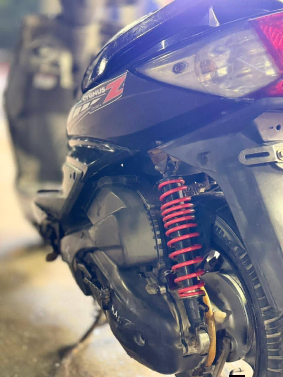 للبيع دراجه سكنس فحل مال رمبه ياباني اصلي قبق البانزين نفخ ستان كهربائي نوزل خطين    كفراته اصليه  محرك بلادي برغي مملعوب بيه كهربائيات كلها شغاله وراقها كامله أوي نقص مابيها السعر (٧٥٠》الف العنوان بغداد الدوره الاتصال على الرقم***********
