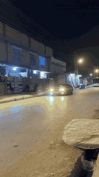 السلام عليكم 
اوباما 2012 بغداد انگليزي بسمي

السياره جاهزه عالأخير ومتعوب عليه وجناي واستخدام شخصي ونعومه 
المواصفات 
كشن حضن جلد اسود كهرباء جهتين
شاشه جبيره
كامره اصل
گير ماوس
سماعات باين
ويل گروم 18
حداديه وره وكدام بالكارتون
گير مكينه اكسل جديد

حادث قبق جنطه فقط وشويه تصليح يم القفل لا حوض ولا جاملغات

السعر 165 وبيه مجال للطيبين
مكان ذي قار قلعة سكر
رقم 
***********
رجاءً كل شي ذاكر بالتفصيل لا تسألني شبيه
