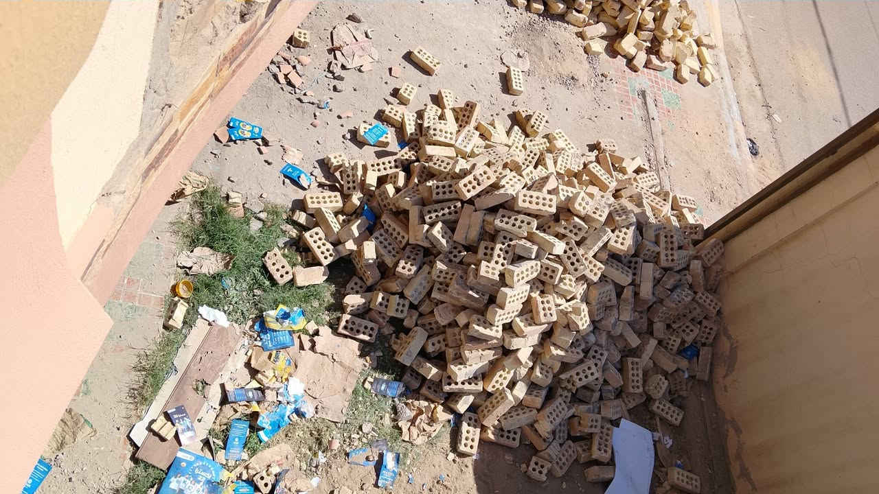 يوجد باب سلايت مع محجل مال درج وباب مال مدخل انضاف حيل جدا مال تفليش ويوجد طابوق جمهوري للبيع التواصل على الرقم مكلف بالنشر
***********
