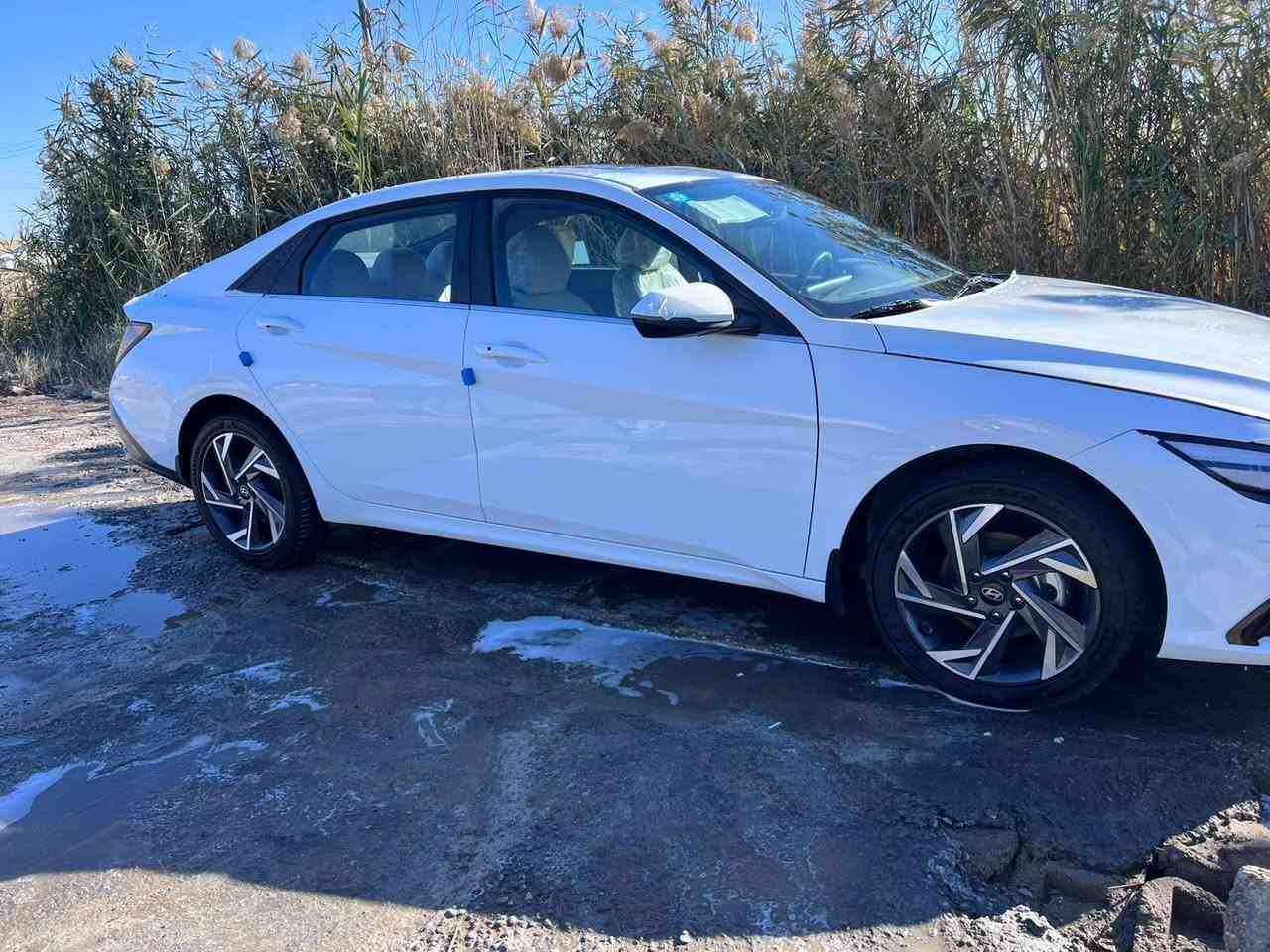 السلام عليكم سياره هونداي النترا موديل ٢٠٢٥ مكفوله كفاله عامه ماشيه ٢١ الف رقمها بغداد وارد خليجي سعرها ٢١٠ & وبيها مجال مكان السياره ناصريه مركز هذا رقم راعيها ***********
