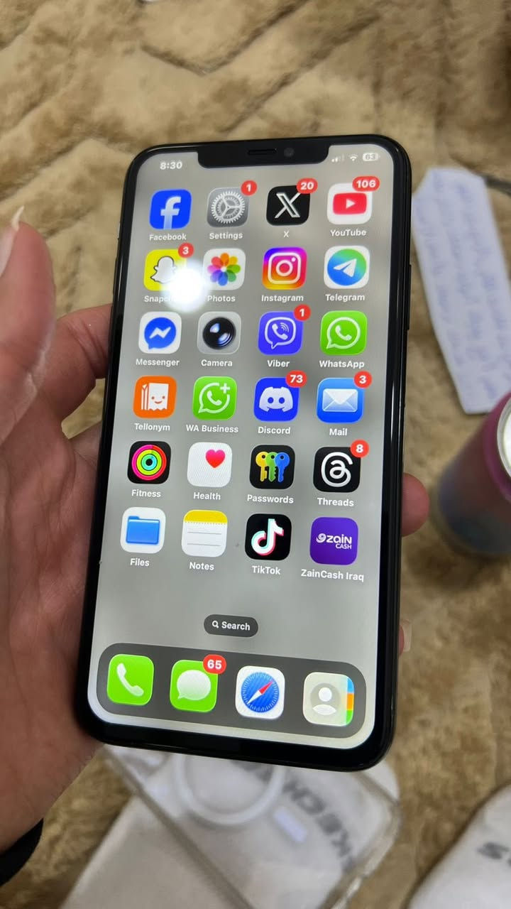 11 برو ماكس 256 
بطاريتة 100 مبدلة كلش زينھَہ 
وشاشة مبدلة نوعية زينھَہ 
250 الف وبي مجال 
او مراوس وية 13 برو فقط 256 وانطي فرق 
***********
