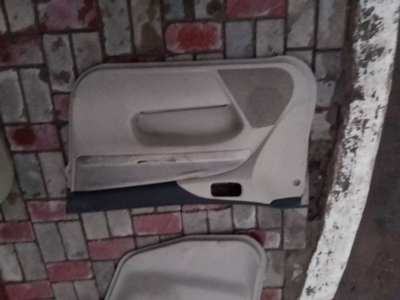 سلام عليكم  
لبيع ابطاين لانسر بومه نضيفات 
السعر 60الف بيه مجال 
*********** مكاني كربلاء
