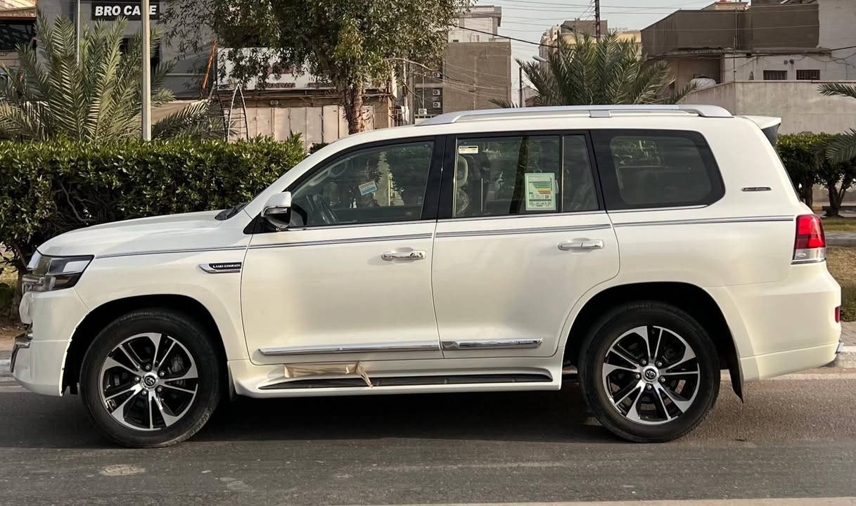 السلام عليكم
GXR 2021 V8 grand touring SAS
تويوتا لاندكروز جكسارة موديل 2021
كفالة عامة بدون صبغ بدون بارد بدون تكحيل السونار موجود
ماشية 37 الف كيلو فقط
باب اول فول مواصفات
كشنات جلد لون جوزي
فتحة سقف
بصمة
كامرة وحساسات
باب جنطة كهربائي
السيارة نظيفة جدا جدا جدا وجاهزة من كلشي ما شاء الله
رقم اربيل باسمي تحويل مباشر
مكان السيارة بصرة 
السعر المطلوب 635 ورقة
للاتصال ***********
