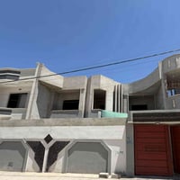 بيت للبيع مشيرفه الثانيه قرب البانزيخانه مساحه300واجهه12 6غرف نوم ثنين...