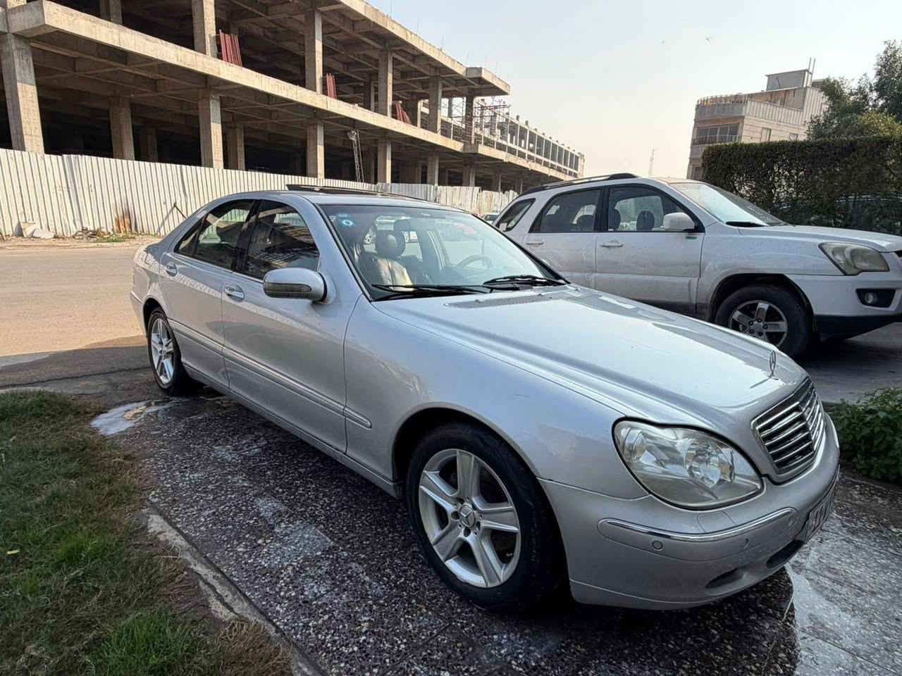 عندي مارسيدس غواصه موديل 99 رقم بغداد مشروع وطني بأسمي محرك V6  السياره فول مواصفات غرفته جديد جدآ كير ومحرك لوك جديد كهربائيات باتري جديد فيدو موضح كلشي ويا الصور
سعر السياره  (١١٠٠٠) يعني 110‪ ورقه وبيه مجال كلش بسيط مكان السياره بغداد المنصور للاستفسار ***********‪
***********‪
