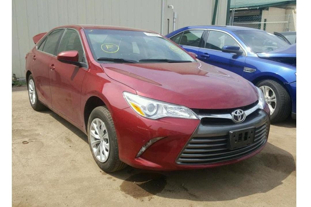 السلام عليكم
للبيع كامري 2017 LE وارد امريكي

ماشيه 160كم

الضرر جاملغ خلفي وباب

للاستفسار الاتصال ***********
