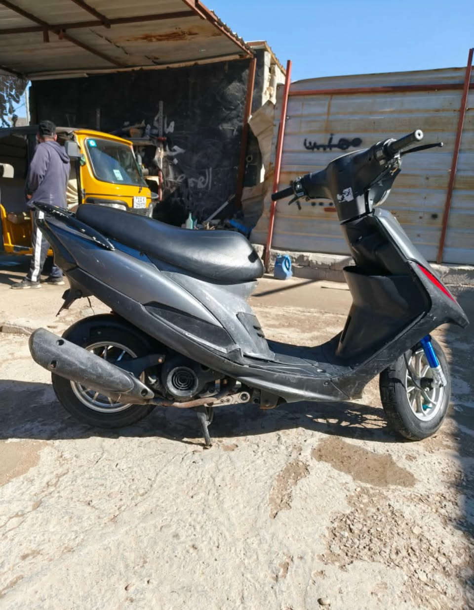 السلام عليكم شباب ماكس عدله للبيع  بلادي ممفتوحه كهربائيات شغاله  نظيفه كلش شوفت عينكم الشراي يتصل على الرقم او يتواصل خاص 
العنوان / محموديه 
السعر /٥٠٠ وبيها مجال قليل 
الرقم/:‭٠٧٥١ ٩٢٧ ٣٧٥٩‬
