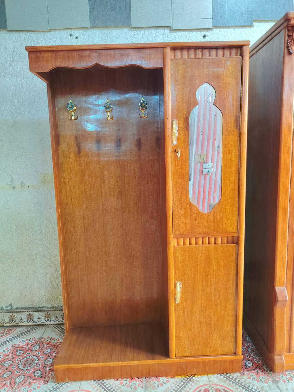 سلام عليكم غرفه ام سته باب تزكام داخل وخارج صاج خمسه ملم ظهر جرجوبه شد برغي غرفه جاوي صلي زاويه كنتوريه توج دوشمه حديث سعر 750وبيهه مجال العنوان ميسان حي العامل قرب صيدليه ومجمع الشاكرين رقم الهاتف ***********بي وتساب عمارة, ميسان
