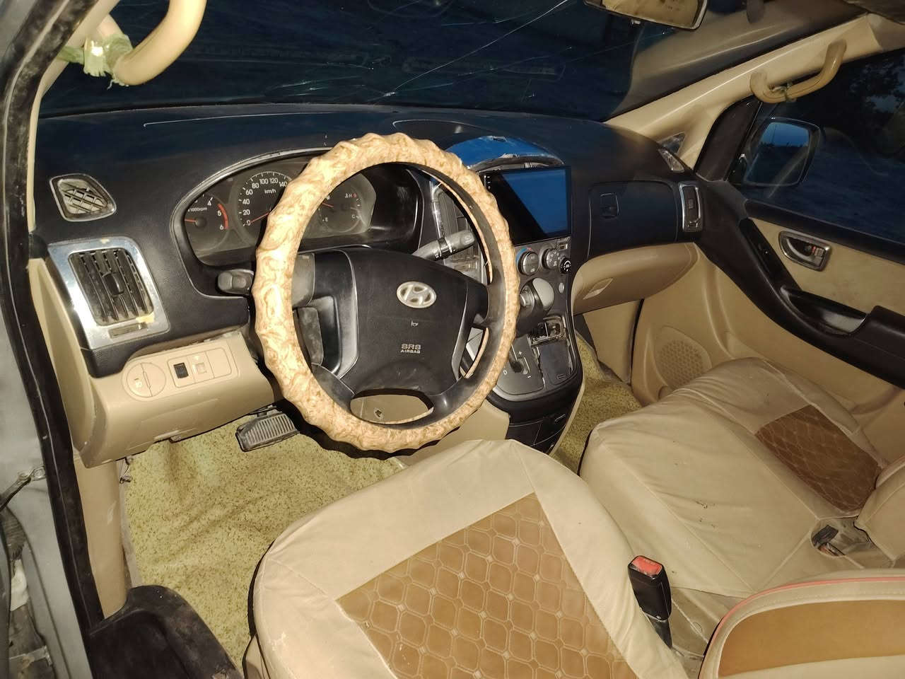 سلام عليكم ستاركس موديل 2009 مفتوح محور مسكر  كير اوتماتيك رقم ذي قار  العوان الناصرية رقم الهاتف ***********
