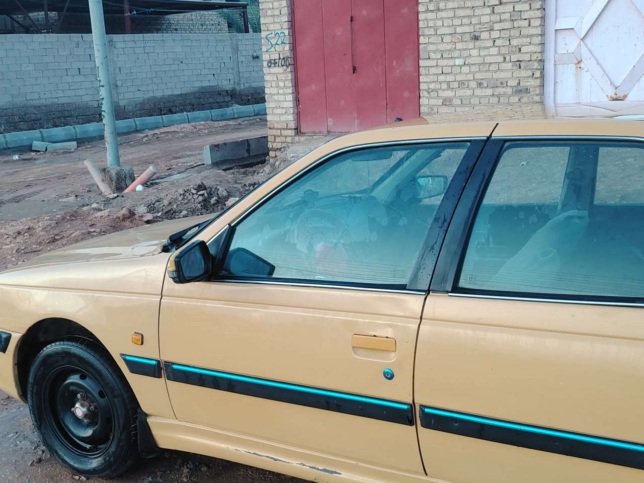 السلام عليكم بيجو بارص 2011رقمة قادسية مكينة وكير كفالة السيارة بسمي رقم انكليزي سنويه 31 بيه بنيد طاير فقط مداور ثاني يوم هيئه غرامات  مصفره مكاني  ديوانيه لحمزه الشرقي فريم ممه ومشط جديد سياره جاهزه ما بيها اي نقص  لسعر 36 وبيها مجال رقم الهاتف  ***********
