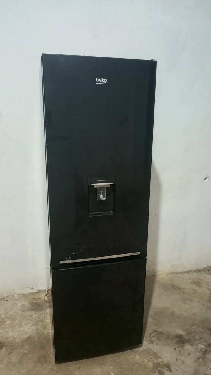 Réfrigérateur Brond No Frost, 600 litres 
Très bon état 
0792124668


**إذا كنت صاحب هذا الإعلان وتريد حذفه لأي سبب، رجاءا أرسل رسالة إلى الدعم الفني**