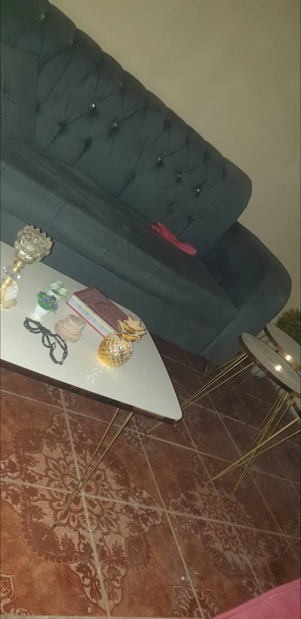 سلام عليكم
قنفات ثلاث قطع للبيع سعر ١٥٠ وبيهن مجال 
طبلات عدد ٤ 
٣ صغار وحده جبيره سعر ٢٥ الف 
مكاني نجف حي العسكري مدارس قرب الادله الجنايه 
*********** واتساب بي
