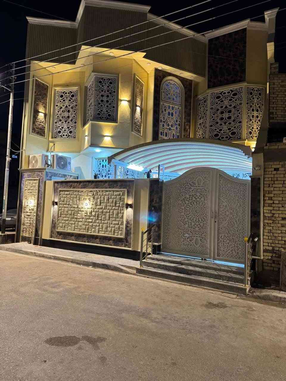 دار للبيع 200 متر طابقين بياسين خريبط الزون الثالث الشارع فرعي يحتوي على 5 غرف منام وستقبال وصاله وصحيات داخلية وخارجية وكراج وحديقة البناء حديث السعر 450 مليون اوبيه مجال للاستفسار واتساب واتصال ***********
