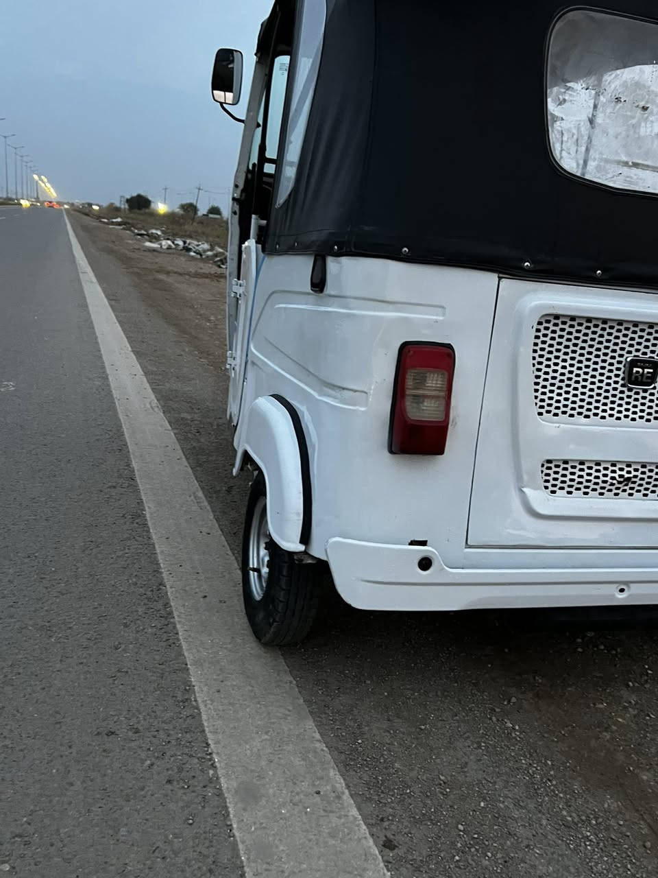 سلام عليكم
تكتك 21 شهر 8 
رقم وسنويه واسط
معمر خياسات 
مكاني النصر
سعر 7 وبيه مجال 
***********
