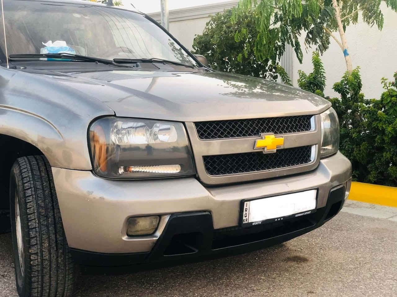 بلايزر 2006 رقم دولي بأسمي                                                 اللون نفطي سنويه ل2028.                                                    محرك قبق أسود محرك گير كفاله.                                        سيارة بلاديه كهربائيات كله بلاد.                                             صبغ شبر جاملغ الامامي والباقي مكفول.                             طخم تاير تبريد ثلج تدفئه كشن كهربائي.                              السعر 90وبيه مجال غير متواجد عالفيس.                          ***********   /***********                                    مكاني كربلاء المقدسه
