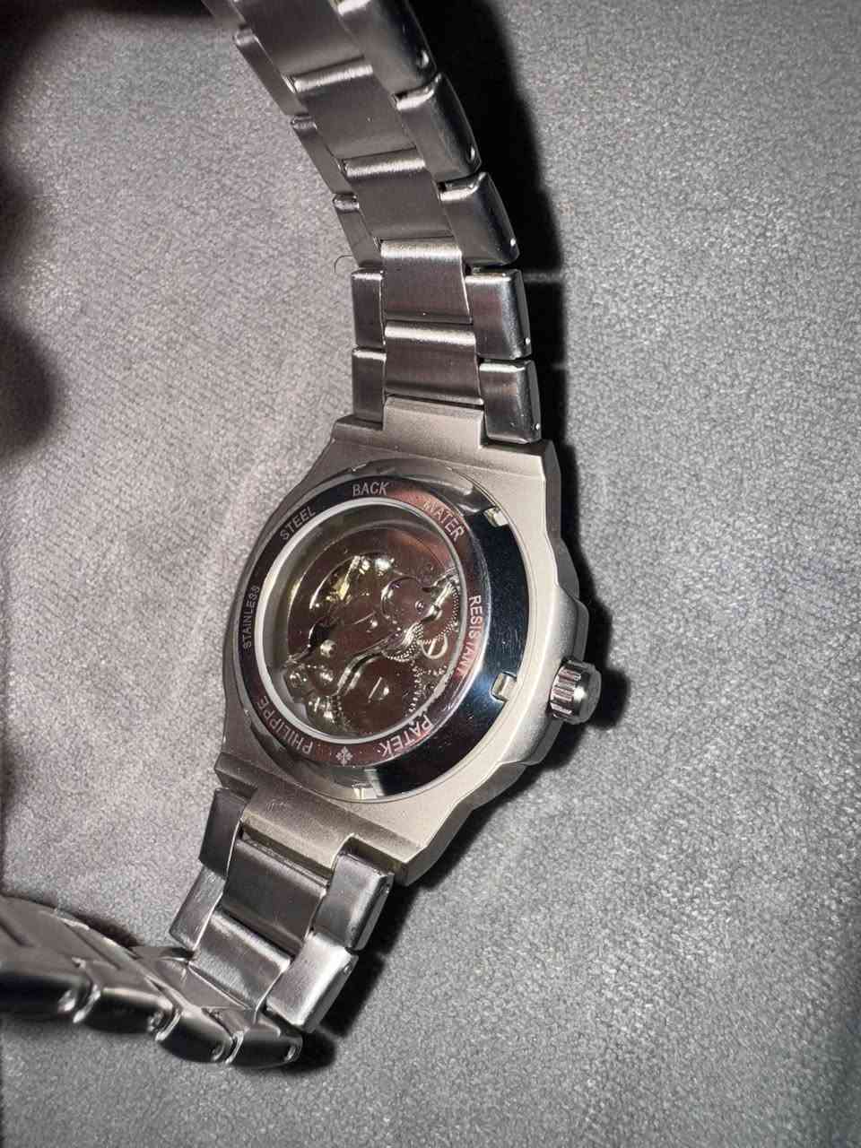 السلام عليكم ساعة باتيك كوالتي ماستر ميكانيكي ع النبض وتكويك يعني بدون بطارية سير فراشة نضافة فول مينا فيروزي والسير تيتانيوم للبيع السعر 50 وبي مجال بسيط للشراي


**إذا كنت صاحب هذا الإعلان وتريد حذفه لأي سبب، رجاءا أرسل رسالة إلى الدعم الفني**