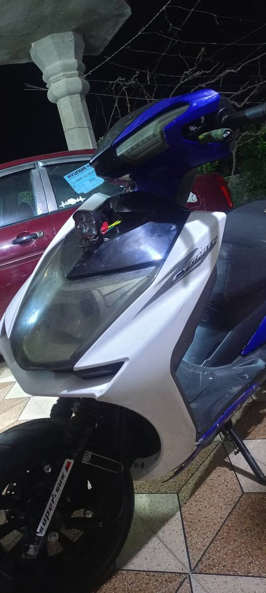 دراجه للبيع سكنس محرك ماكس 120 النضافه كدامك  ما ناقصه شي  او مراوس ب ايراني مكان تقاطع القدس‏‪***********‬‏
