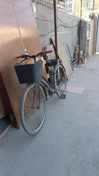 بايسكلات العدد ٢ بناتي بالة نضاف جدا حجم ٢٦ اثنينهن ١٢٥.. الشعب ٠٧٧١٢٨...