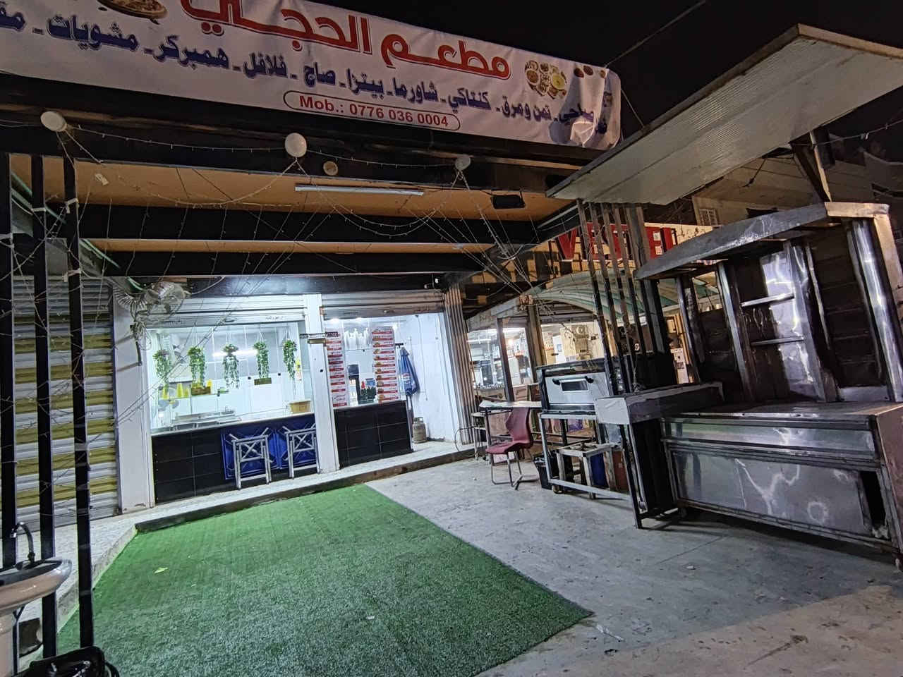 السلام عليكم مطعم للبيع او شريك  بغداد الامين الثانية شارع المكاتب مقابل ماركت احمد  موقع ممتاز والمطعم بي مساحه ٢٠ متر في ٦ مقابيل المحل تكدر كلشي تشتغل بيها المحل يشتغل اكلات غربيه وريوكات وفلافل  وعصاير طبيعيه ومنيو وتوصيل والغراض البي كلها مستعمله قليل 
اجار المطعم ٥٠٠ الف 
*********** وتساب 
‏‪***********‬‏ وتساب

