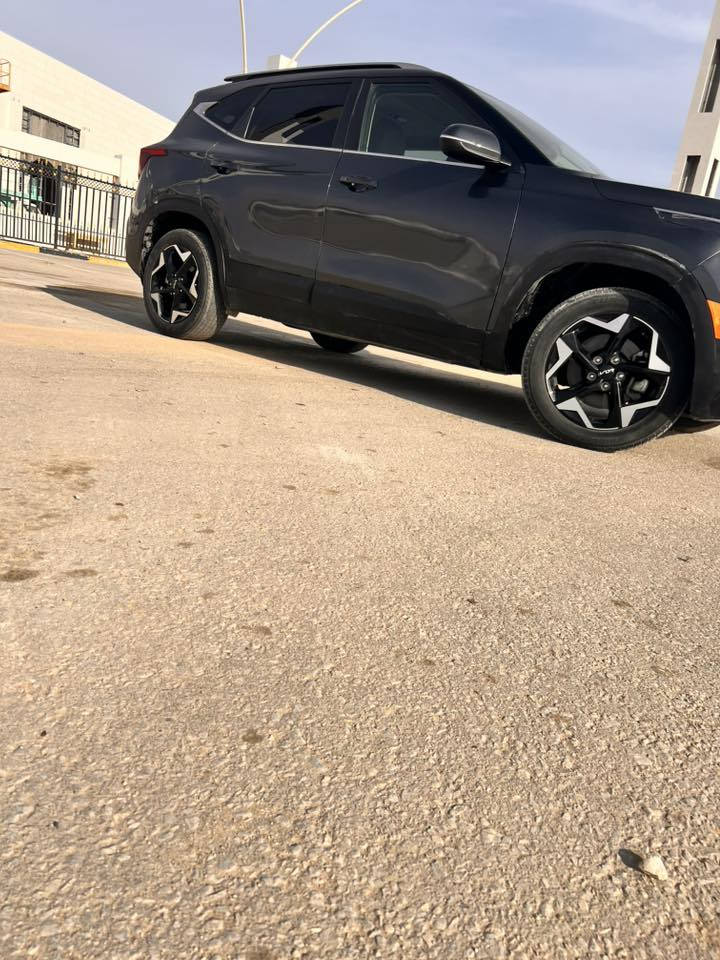 كيا سليتوس Ex 2024فول مواصفات للاخير  
وارد امريكي دخول جديد محرك 2000 دوش بدون ايرباك
حادث مثل ما موضح بصور بدون تبديل صبغ بابين فقط ماشيه 16 الف ميل 
تترقم جميع المحافظات سعر 165وبيها مجال بسيط  
مكاني كربلاء تواصل 
بيع  واتساب ***********
