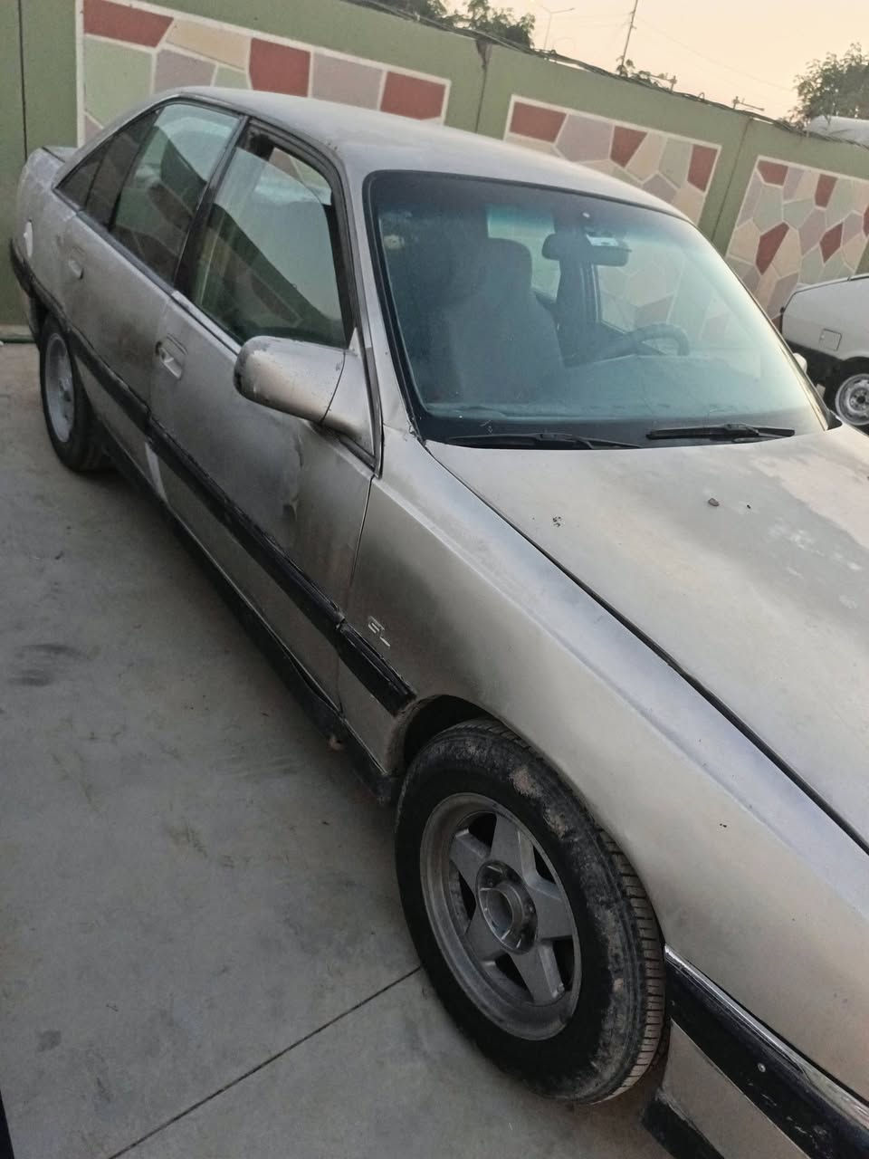 ا سلام عليكم سيارة للبيع سيارة اوبل اوميكا موديل 92محرك 26 سيارة نظيف سعر 13ورقة وبي مجال عنوان كركوك حي العسكري رقم موبايل ***********

