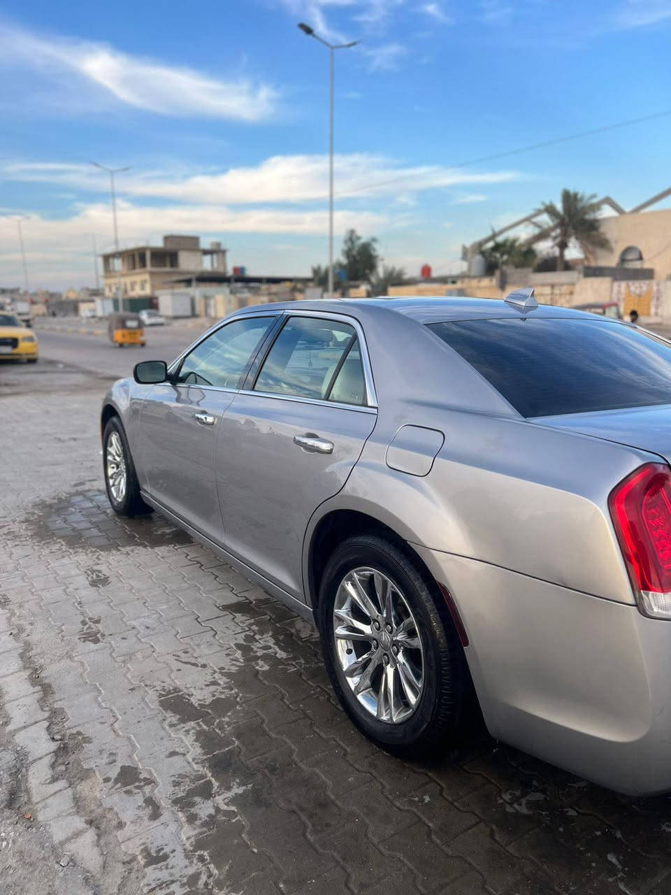 اوباما 17 للبيع السياره فول مال جناي مابيه كل نقص حلو احل من الصور تجي وشوفه  ورقمه شمالي  مكانه بصره السعر ٢١٥ وبيه مجال لشراي  الرقم بيه واتساب 
***********
