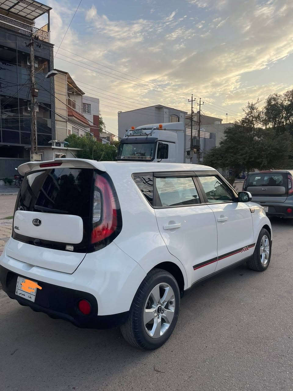 بسم الله
السلام عليكم
كيا صول 2017
 محرك 1600 GDi ماشيه 66
ثلاث انضمة قيادة
سبورت تحكم ستيرن نضام محاكي مثبت سرعة كامرات امامي خلفي السونار مرفق بالصور مكاني بغداد الكرادة السعر 110 وبيها مجال


**إذا كنت صاحب هذا الإعلان وتريد حذفه لأي سبب، رجاءا أرسل رسالة إلى الدعم الفني**