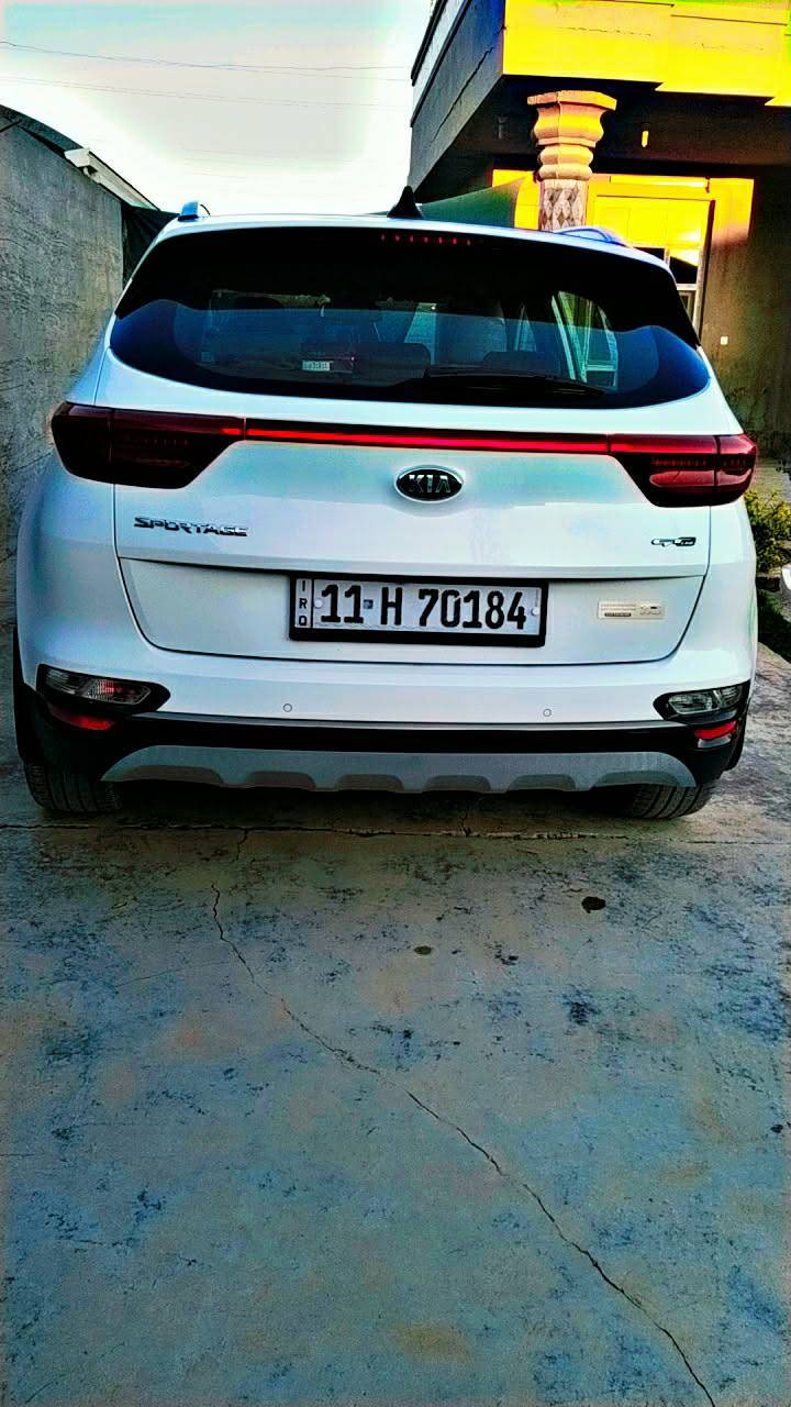 سبورتج موديل ١٩ جيتي لاين أعلى فئه فول الفول مواصفاته ماشيه ٤٧ الف مكفوله كفاله عامه عدا شخوط بصيطه ما تبين بس بالسونار كما موضح السياره جديده على وضع الشركه لزكات الشركه بيها استخدام شخص واحد من الزيرو  ..السعر ٢١٥ مجالها بسيط حك الجيه عنوان الفلوجه .هاتف ***********
