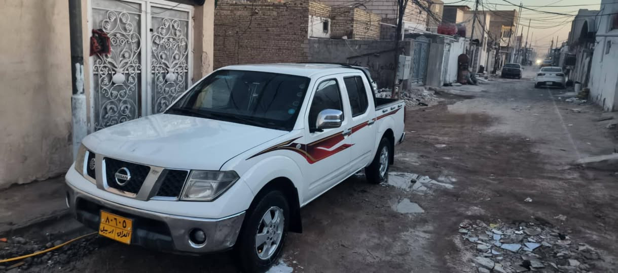 سلام عليكم للبيع او مراوس بسفانة طويلة نيسان نيفارة كير عادي مكينة مفتوحة رقم اربيل سياره بيضة تخم تاير جديد ويل كب بيهة صبغ يم البكلايت شوية وخشم الجاملغ الامامي صبغ فقط المكان النجف الاشرف شارع المطار للتواصل ***********
