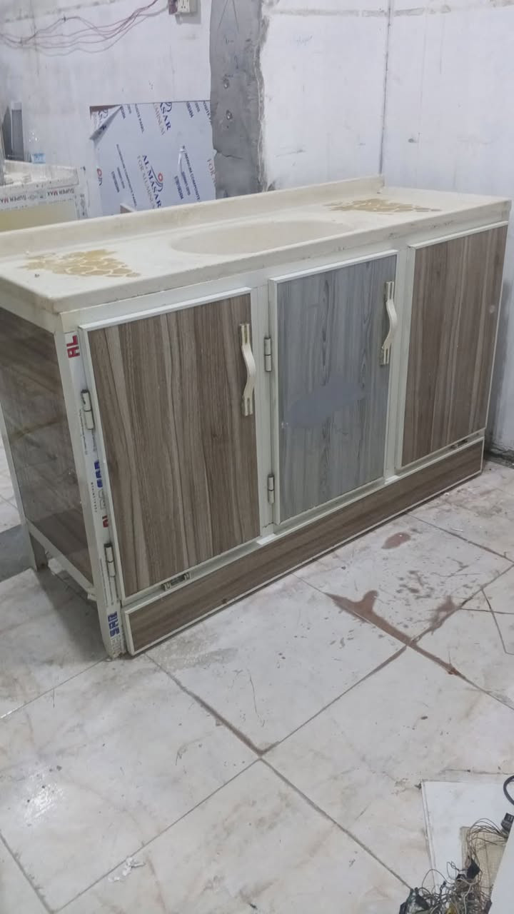 مترين ونص وسنك مترا ونص مرمر مبطن تفصال كلش جديد الشراي هاذ رقمي للتواصل ***********بس شراي يراسلني

